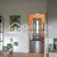 Wohnzimmer mit Blick in den Flur - Reihenmittelhaus in Seevetal-Maschen