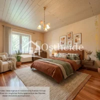 Digital möbliertes Schlafzimmer der Immobilie in Karwitz, gestaltet in einem warmen, modernen Stil mit harmonischen Braun- und Erdtönen.